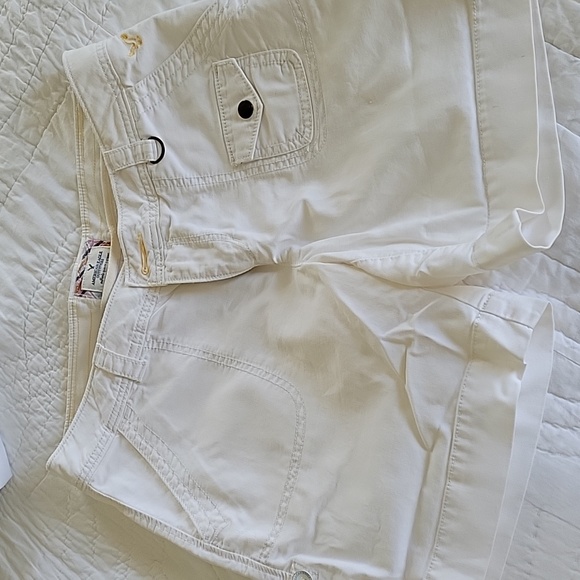 Shorts that can be worn long or rolled up with side button - Picture 1 of 5